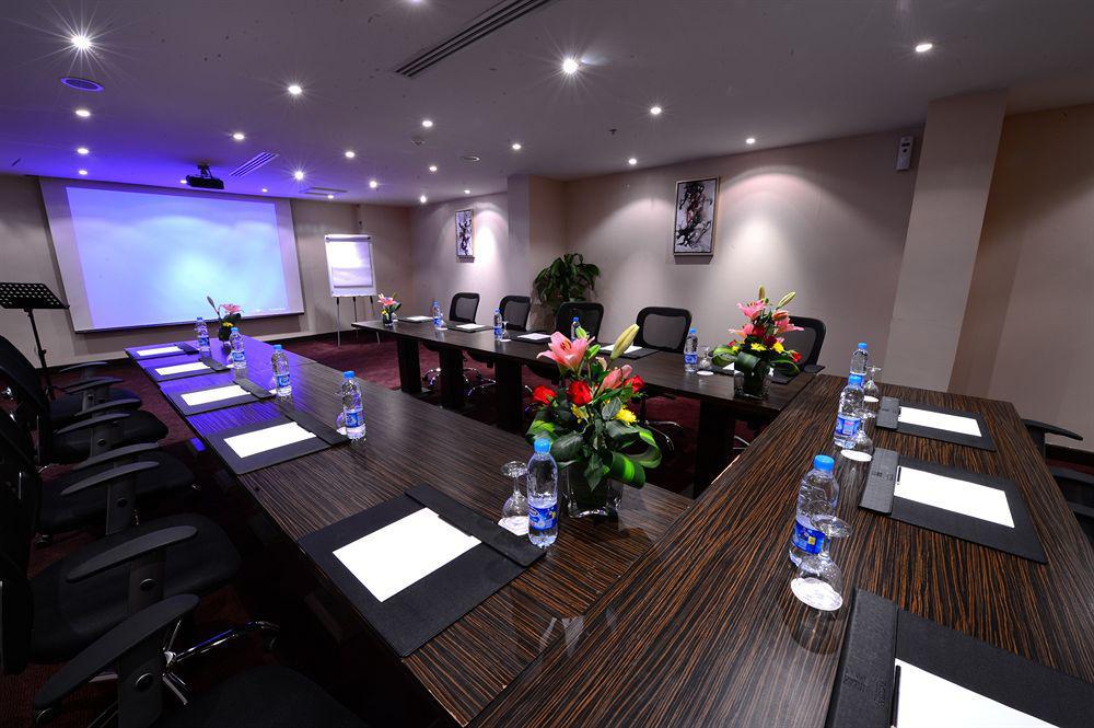 Obaer Hotel Riyadh Exterior photo